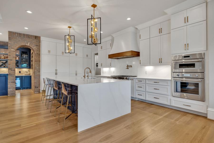 Lakeside Elegance - A French Country Dream