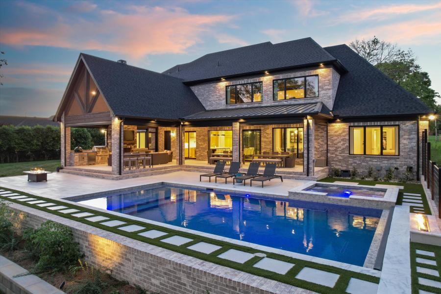 Transitional Modern Lodge