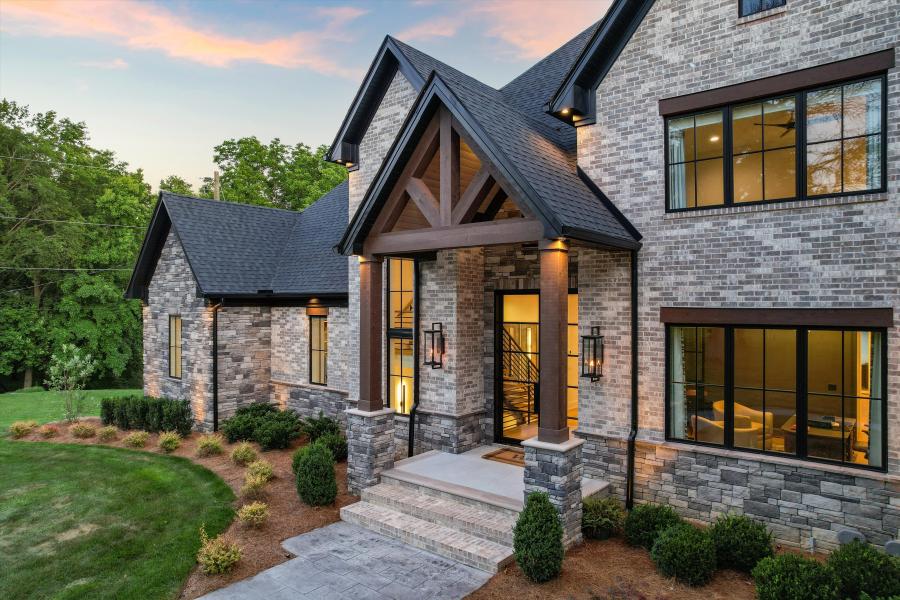 Transitional Modern Lodge