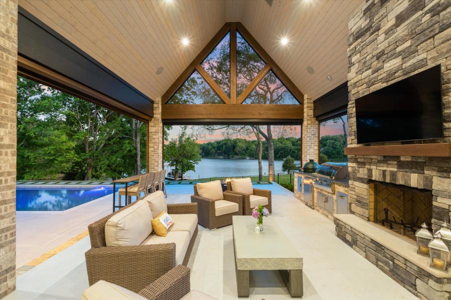 Transitional Modern Lodge