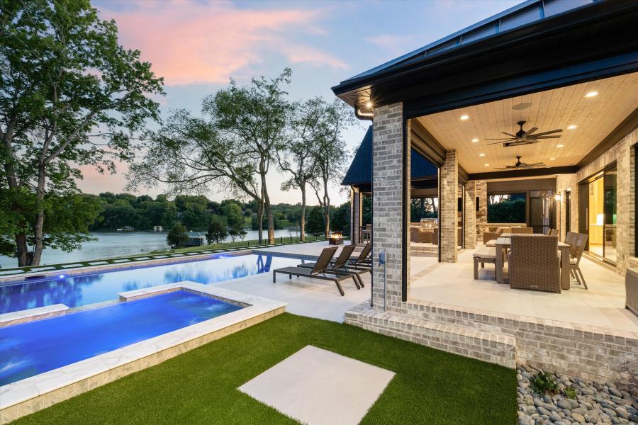 Transitional Modern Lodge