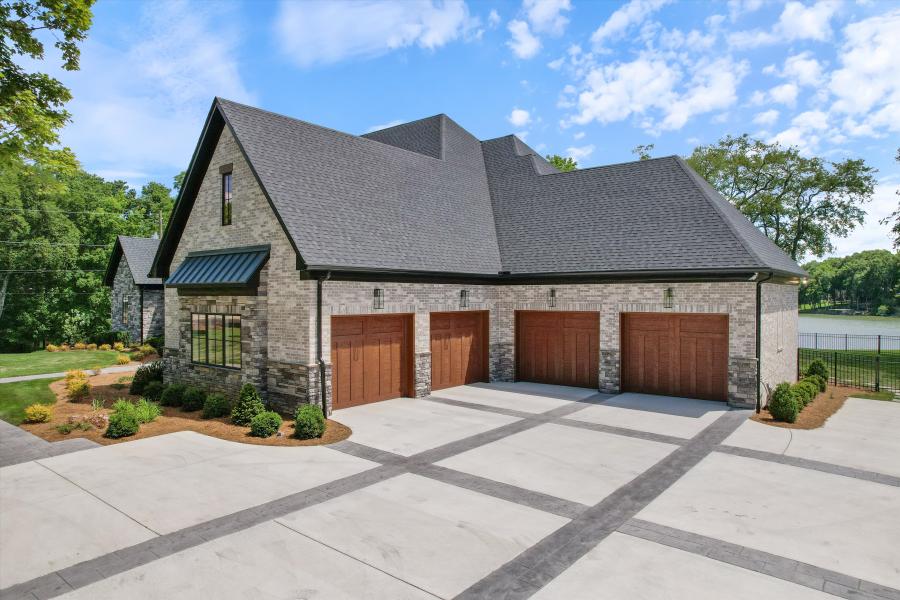 Transitional Modern Lodge