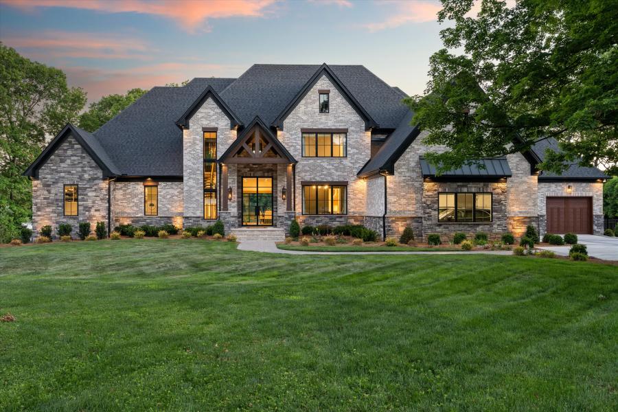 Transitional Modern Lodge